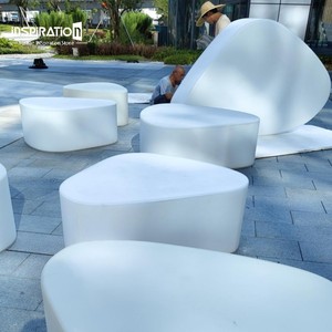 Sièges en FRP pour l'extérieur, durables et personnalisables - Product Image 6