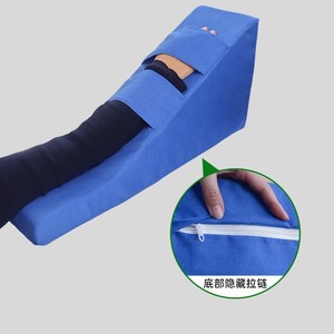 Se pueden encontrar múltiples estilos de almohadillas elevadoras para extremidades superiores. Incluyen almohadillas de espuma para posicionamiento corporal de uso doméstico y de formas personalizadas. - Product Image 1