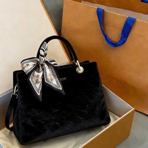 Nouveau Sac Fourre-tout en Cuir Véritable de Luxe pour Femme et Sac Bandoulière pour Homme – Collection 2026 – Vente Flash – Haute Qualité – Design Exclusif - Product Image 3