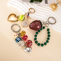 Porte-clés mignon en forme de dés, raquette de tennis, fraise, cœur, cadre photo, pendentif créatif pour sac, porte-clés décoratif