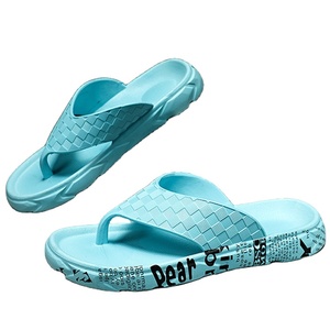 Yunbu produit des pantoufles plates d'extérieur en plastique pour hommes bon marché - Product Image 1