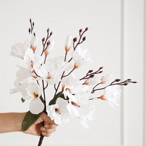 Bouquet de fleurs de magnolia artificielles en soie, fait main, décoration de mariage et de maison, style naturel - Product Image 3