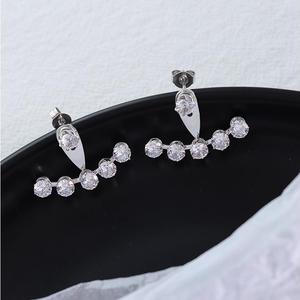 Luxe Femmes Trois Trous Réglable En Acier Inoxydable Or Filles Boucles D'oreilles Goujons Rond Cubique Zircone Lunette Réglage - Product Image 4