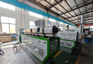 Granulateur de films PET, CPP, PO, PP, EVA, BOPA, POF, LLDPE, TPU, PFA, PVA et tissus non tissés, populaire dans le recyclage du caoutchouc et des plastiques - Product Image 5