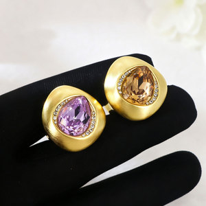 Bijoux vintage tendance, bague en cristal autrichien coloré exquis, bague de cocktail en or 14 carats pour vente en gros - Product Image 4