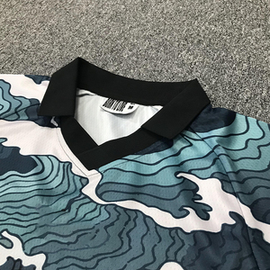 เสื้อฟุตบอลแขนสั้นพิมพ์ลายดิจิตอลแบบระเหิดคุณภาพสูงสไตล์เรโทร ระบายอากาศได้ดี เหมาะสำหรับฤดูร้อน ชุดฟุตบอลพรีเมียม 100% - Product Image 6