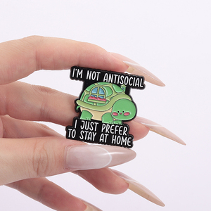 Épingles en émail d'anxiété sociale d'animal mignon antique «Je ne suis pas timide juste sélectivement social; Je ne suis pas gros juste moelleux» Broche Badge - Product Image 4
