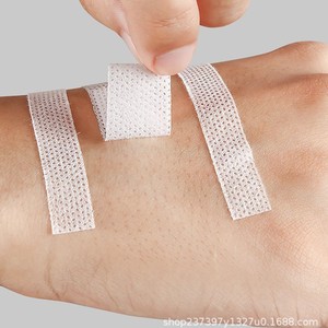 เทปปิดแผลทางการแพทย์ Jingwei ขนาด 7 ซม. x 3.5 ซม. ระบายอากาศได้ ป้องกันการแพ้ ใช้ครั้งเดียวทิ้ง สำหรับยึดสาย IV บรรจุ 100 ชิ้นต่อกล่อง - Product Image 2