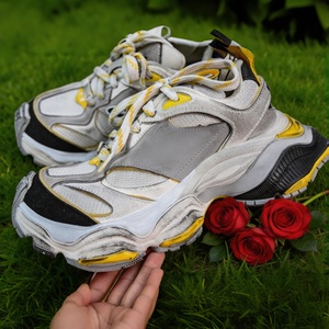 Chaussures de sport décontractées haut de gamme pour hommes et femmes, à semelles épaisses, idéales pour la marche et le sport. - Product Image 5