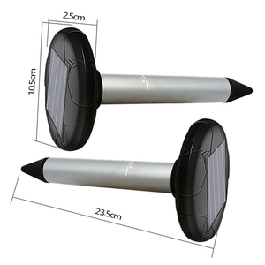 Répulsif animal imperméable pour l'extérieur, répulsif ultrasonique pour les légumes, répulsif pour les rongeurs et les serpents, alimenté par énergie solaire - Product Image 2