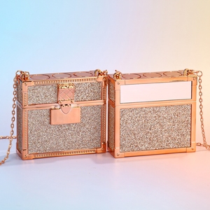 ชุดลิปสติกเนื้อแมท3สีพร้อมสายโซ่สีทองติดฉลากตามต้องการ - Product Image 6