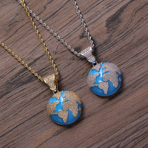 Collier pendentif Terre bleue émaillée, bijoux chaîne globe océanique en cuivre CZ style Hip Hop - Product Image 1