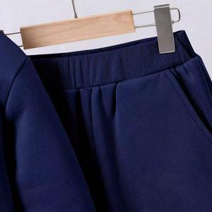 Completo Casual per Bambini con Felpa Blu Royal con Motivo a Lettere e Pantaloni Jogger, Set di Abbigliamento Termico Autunno-Inverno - Product Image 3