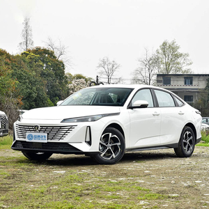 Changan Eado 1.5T <span class=keywords><strong>Berlina</strong></span> 141kW 310Nm 7 Velocità DCT 5 Posti Compatta Bianco Cristallo - Product Image 1