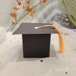 Caja <span class=keywords><strong>de</strong></span> regalo <span class=keywords><strong>con</strong></span> forma <span class=keywords><strong>de</strong></span> gorra Trencher adecuada para la temporada <span class=keywords><strong>de</strong></span> graduación caja <span class=keywords><strong>de</strong></span> <span class=keywords><strong>dulces</strong></span> <span class=keywords><strong>de</strong></span> boda <span class=keywords><strong>con</strong></span> borlas - Product Image 5