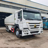 Camions de transport routier Howo 6x4, camion-citerne à carburant, camion-citerne de livraison de carburant à charge lourde pour la vente en gros en Afrique