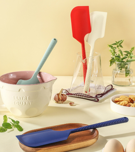 Premium Liquid Silicone Spatula Food Grade Integrated Baking Tool Heat Resistant Cream Scraper for Cake Mixing Cooking - Product Image 2