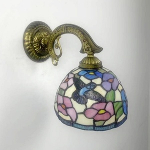 Applique murale en verre teinté LongHuiJing Wisteria - Éclairage de style Tiffany magnifiquement conçu pour votre maison - Product Image 5