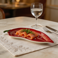 Nouveau plat de légumes en céramique en forme de poivron rouge rustique créatif ajoute une touche naturelle et ludique à votre réglage de table