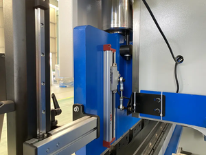 Meilleur <span class=keywords><strong>prix</strong></span> WE67K 80T 100T <span class=keywords><strong>200T</strong></span> 2500/3200/4000 3mm 6mm hydraulique automatique CNC tôle acier cintreuse pour fer acier - Product Image 5