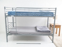 Lit superposé en métal robuste conforme à la norme EN747, double sur double, avec échelle et barrières de sécurité pour dortoir, hôtel, école