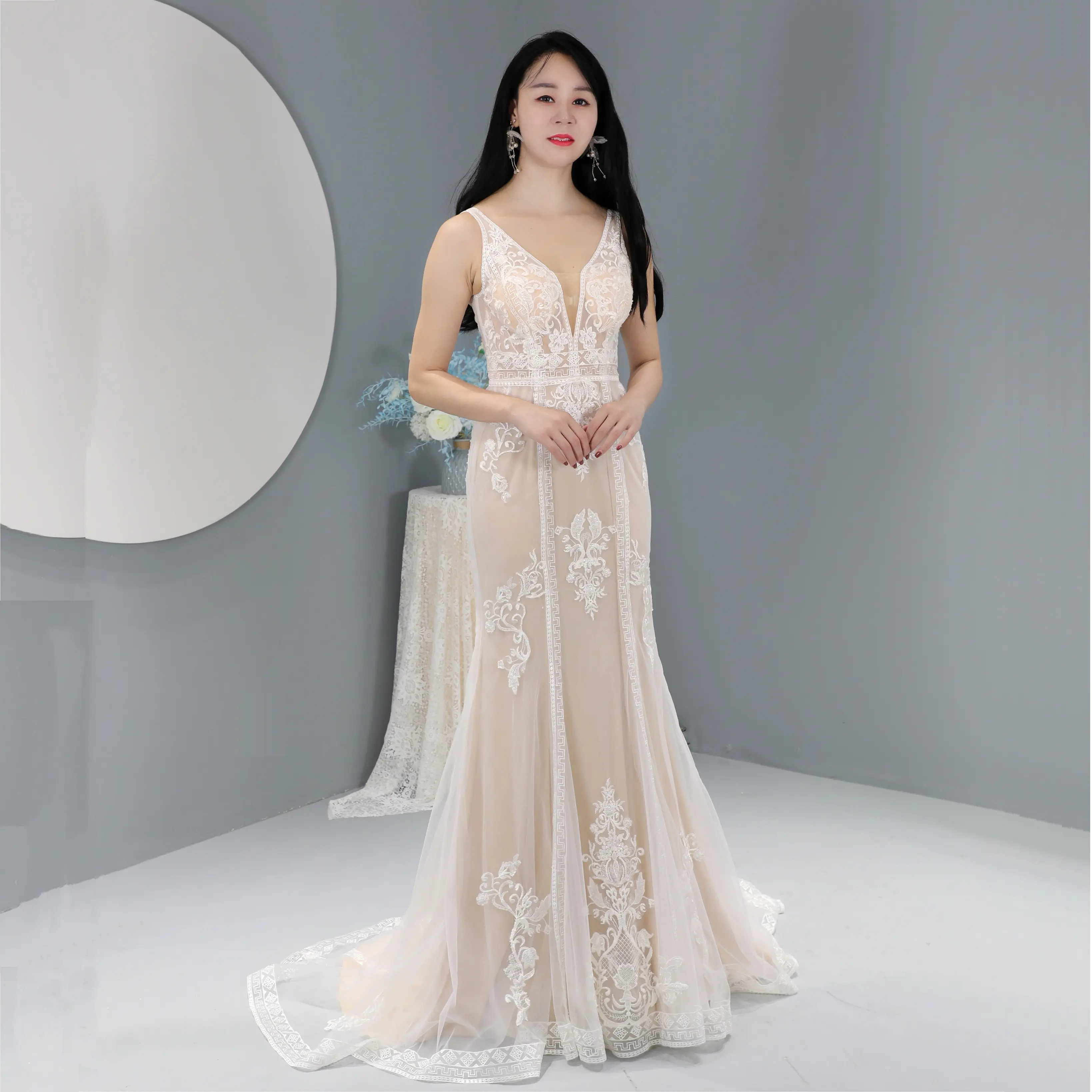 2024 नई शैली की हॉट सेलिंग सेक्सी शादी की पोशाक दुल्हन दुल्हन के लिए