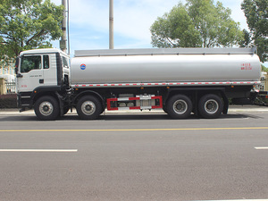 <span class=keywords><strong>Camion</strong></span>-citerne à eau lourd Howo 28 M3, 12 roues, 430 CV, pour la réduction de la poussière et la pulvérisation d'eau - Product Image 4