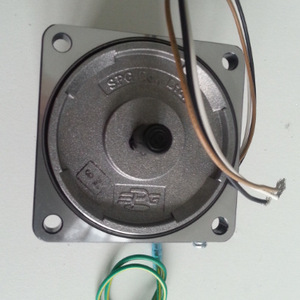 Motor Reversible Spg de 15W 220V 50Hz para Aplicaciones de Motor Paso a Paso - Product Image 3