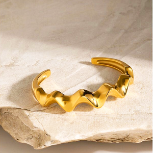 <span class=keywords><strong>Bracelet</strong></span> large classique en acier inoxydable plaqué or pour <span class=keywords><strong>femme</strong></span>, bijoux de luxe anti-ternissement, idéal pour un cadeau de Saint-Valentin - Product Image 4