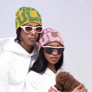 Topi Rajut Akrilik Berkualitas Tinggi Tanpa Lipatan, Topi Skull Fitted dengan Cetak Jacquard Personalisasi, Topi Beanie Y2K untuk Musim Dingin, Santai, dan Sehari-hari - Product Image 6