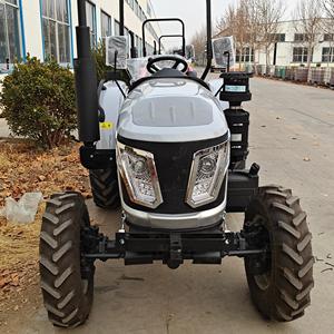 Tracteur 120 CV avec tapis de sol isolant et boîte de vitesses 8+2, châssis chauffant de la cabine - Product Image 1