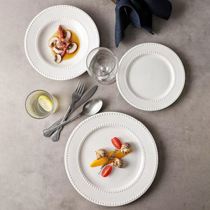Assiette en céramique blanche pure à motif de perles en relief pour dîner occidental, steak, petit-déjeuner simple, usage domestique et fêtes - Product Image 4