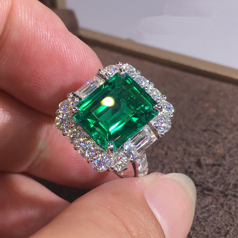 Q868 is green