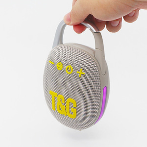 OEM TG447 휴대용 RGB LED 오디오 스피커 5W 출력 전원 미니 BT5.4 방수 야외 후크 파티 용 패브릭 스피커 - Product Image 3