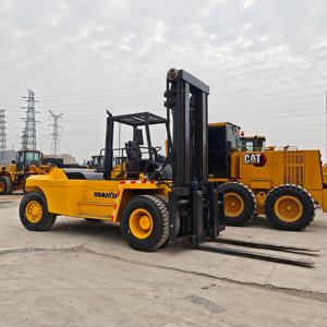 Montacargas Komatsu FD200 de 20 Toneladas Usado, Montacargas Japonés de 20 Toneladas con Motor Original Usado, Montacargas de Combustión Interna - Product Image 2