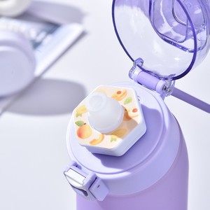 בקבוק מים נייד בהתאמה אישית, ללא BPA, לספורט, עם תרמילי טעם בטעמי פירות, עשוי טריטן. - Product Image 2