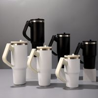 Nouvelle tasse d'isolation à poignée noire et blanche 20/30/40oz tasses de voiture portables de grande capacité