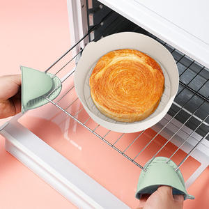 Juego de 5 Forros de Silicona Redondos de 7.5 Pulgadas para <span class=keywords><strong>Freidora</strong></span> de <span class=keywords><strong>Aire</strong></span>, Platos y Moldes para Hornear con Mini Guantes de Horno - Product Image 4