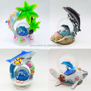 Artisanat en résine ODM de haute qualité, île de plage, vie marine, aimant de réfrigérateur dauphin, mouette, crabe, sable doré, souvenir de Bulgarie, globe à neige - Product Image 2