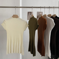 Blusa de punto de color liso para mujer, cuello simulado, manga corta, dobladillo de cola de pez, elástica, suave, ajuste ceñido y favorecedor