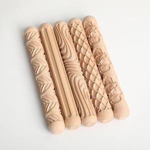 Bâton de gaufrage en bois de hêtre massif Outils en céramique Tête Texture bois Rouleau de boue pour les écoliers Planche à pâtisserie Rouleau à pâtisserie Motif - Product Image 1