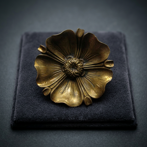 Assiette décorative en métal en forme de fleur, faite à la main, gravée, motif végétal de style chinois traditionnel - Product Image 6