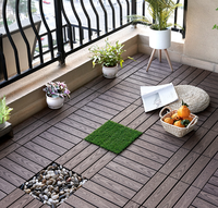 Dalles de terrasse emboîtables en WPC 300x300mm, style design asiatique, pour patios extérieurs, villas et espaces bordagers