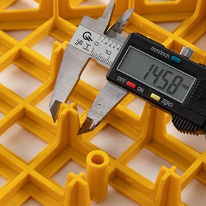 Outdoor Modular <b>Plastic</b> Waterproof Eco-Friendly Click Lock <b>Flooring</b> Tiles for Garage & Car Washing Workshop - Product Image 2
