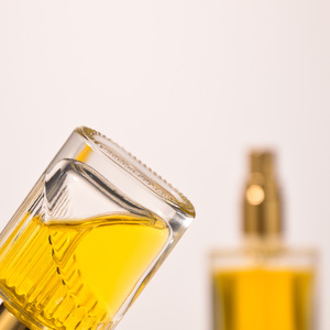 Vaporisateur en verre épais <span class=keywords><strong>de</strong></span> luxe rond carré clair <span class=keywords><strong>eau</strong></span> <span class=keywords><strong>de</strong></span> Cologne <span class=keywords><strong>toilette</strong></span> <span class=keywords><strong>parfum</strong></span> bouteille vide 8ml 10ml 12ml 15ml 20ml 30ml - Product Image 3
