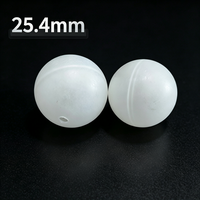 Boules en plastique PE blanches creuses personnalisées de 25 mm, 25,4 mm, 50 m, en vrac, avec trou, à vendre
