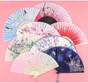 Abanico Plegable Pequeño Portátil de Verano para Niñas y Estudiantes, Estilo Hanfu Cheongsam Chino Antiguo, con Técnica de Impresión - Product Image 6