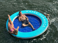 Hamaca de agua flotante portátil personalizada con flotador de malla, tumbona de natación, hamaca de agua inflable para piscina