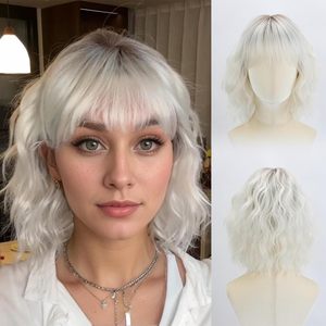 Peluca Corta Estilo <span class=keywords><strong>Bob</strong></span> Color Marrón Miel Claro con Flequillo para Mujeres Blancas, 12 Pulgadas, Lisa - Product Image 6