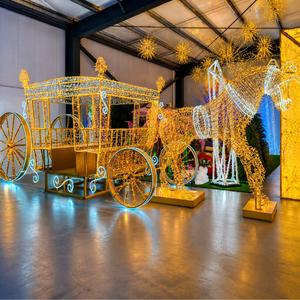 Décoration lumineuse de Noël en forme de calèche de cheval grandeur nature pour les terrains de villégiature, les zones commerciales et les attractions de vacances - Product Image 1